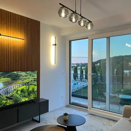 Yves Front Apartment